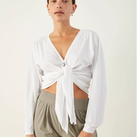 ADAY That's A Wrap Top Convertible Travel Shirt Blouse | Cream | S/M - Picture 3 of 16